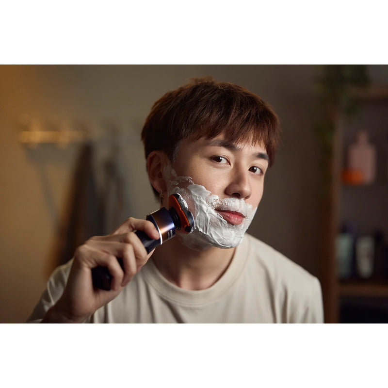 Aparat De Ras Philips Seria /00, Barbierit Umed/Uscat, Tehnologie Skinprotect, Capete Flexibile 360, 50 De Min, Lame Comfortcut, Crom/