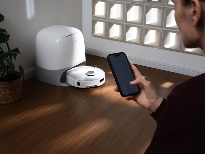 Robot de aspirare Roborock Qrevo Curv 5A1 QRCS02-00, 18500 PA, tehnologie HyperForce, mop FlexiArm 200rpm, AdaptiLift, sistem Dual Anti-Tangle, dock multifunctional 3.0, autocuratare cu apa fierbinte, uscare cu aer cald, alb