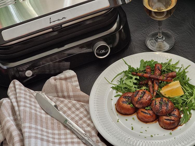 Gratar electric FRAM FEG-2100SSBK, 2100W, deschidere 180˚, placi detasabile, 7 programe presetate + manual, senzori pentru detectare grosime, temperatura reglabila, dimensiuni placi: 31.3 x 24.4cm, Argintiu