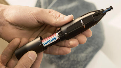Trimmer pentru nas/urechi Philips NT1650/16, baterie, lavabil, tehnologie Precision Trim, otel inoxidabil, Negru