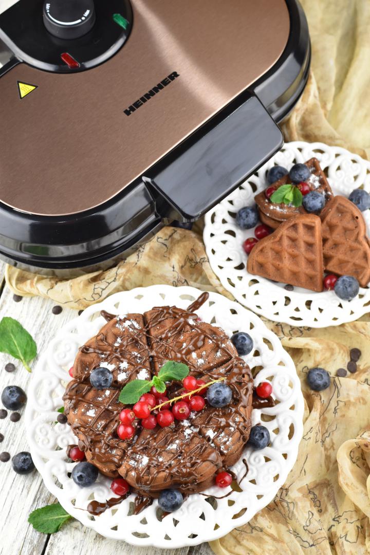 Aparat de facut gofre/vafe Heinner Copper Crown HWF-1000CR, 1000W, buton reglare temperatura, placi cu invelis antiaderent, plite gofre: 13.97 cm, negru/aramiu