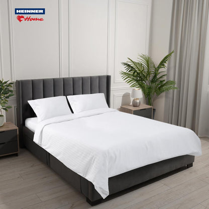 Lenjerie de pat hotel damasc, king size, bumbac 100 %, densitate 150 gr/mp, constructie fir 40/40, dungi satinate, Alb