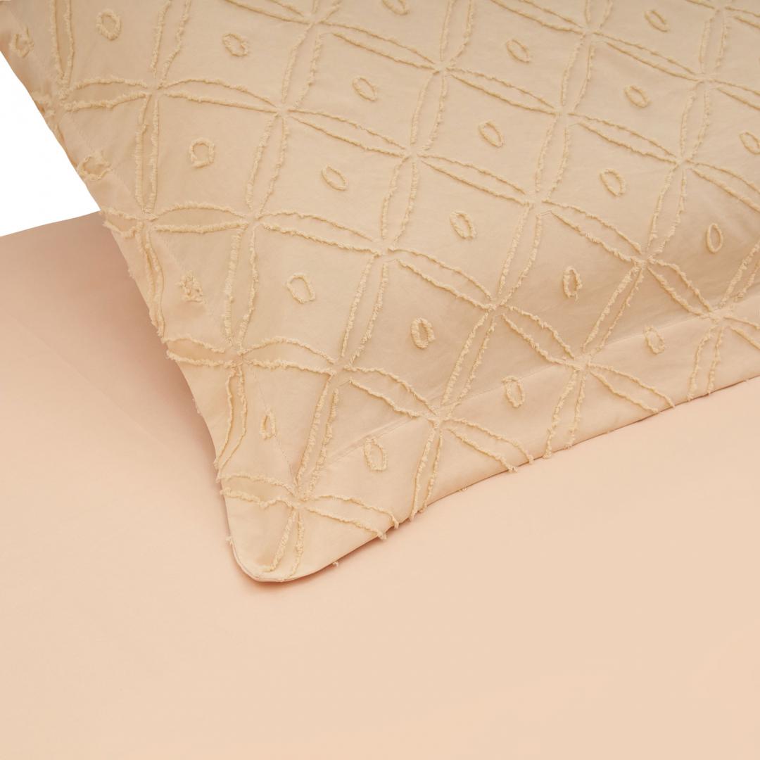 Lenjerie de pat king size pentru 2 persoane Tuff Heinner Home, cearsaf pilota 200x220 cm, cearsaf pat 220x240 cm, 2 fete de perna oxford 50x70+5 cm, microfibra, broderie Tuffata, crem