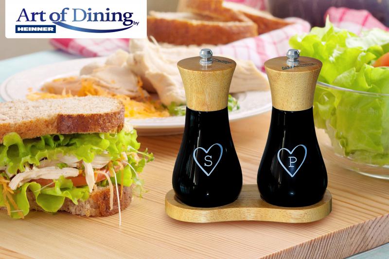 Set 2 Rasnite Sare &Amp; Piper 15 Cm +Suport Din Lemn, Art Of Dining By Heinner