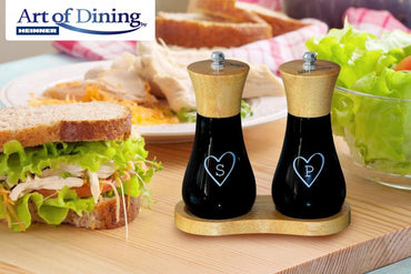 Set 2 Rasnite Sare &Amp; Piper 15 Cm +Suport Din Lemn, Art Of Dining By Heinner