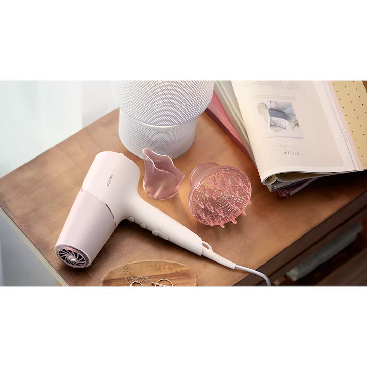 Uscator de par Philips BHD530/00, 2300W, tehnologie ThermoShield, ingrijire cu ioni, 2 setari de viteza, 3 setari de temperatura, difuzor, cap de coafare 11 mm, Rose gold/perlat